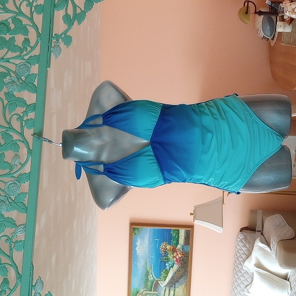 Venus One Piece Swimsuit Pretty BLUE! Size 10 - Picture 2 of 10